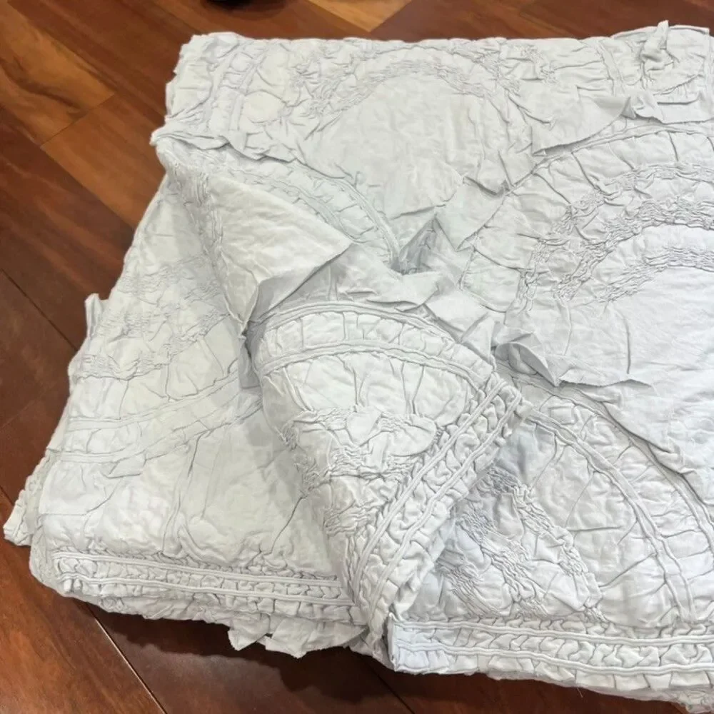 Anthropologie Rivulets Tufted Full Quilt Set Grey Ruched Ruffles